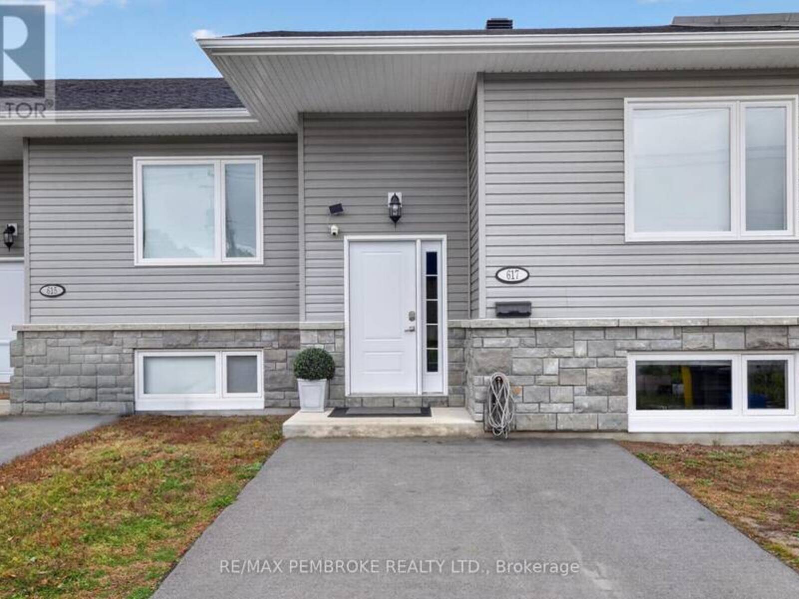 617 NELSON STREET, Pembroke, Ontario K8A 3P3