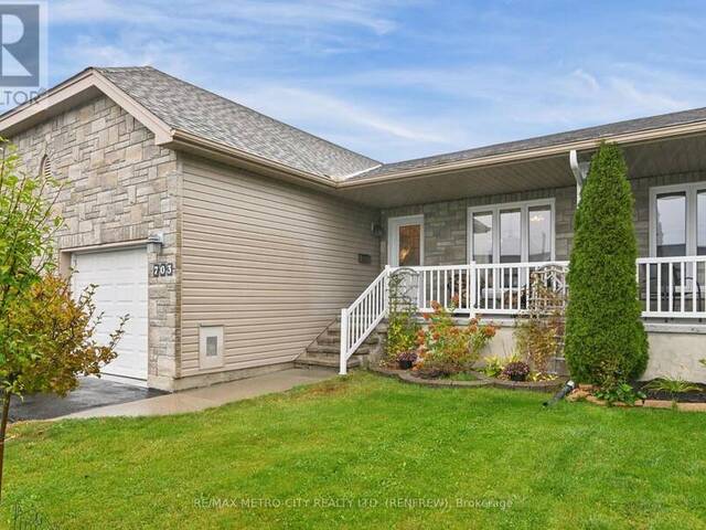 703 ABERDEEN STREET Renfrew Ontario, K7V 0A3 - 2 Bedrooms Home For Sale