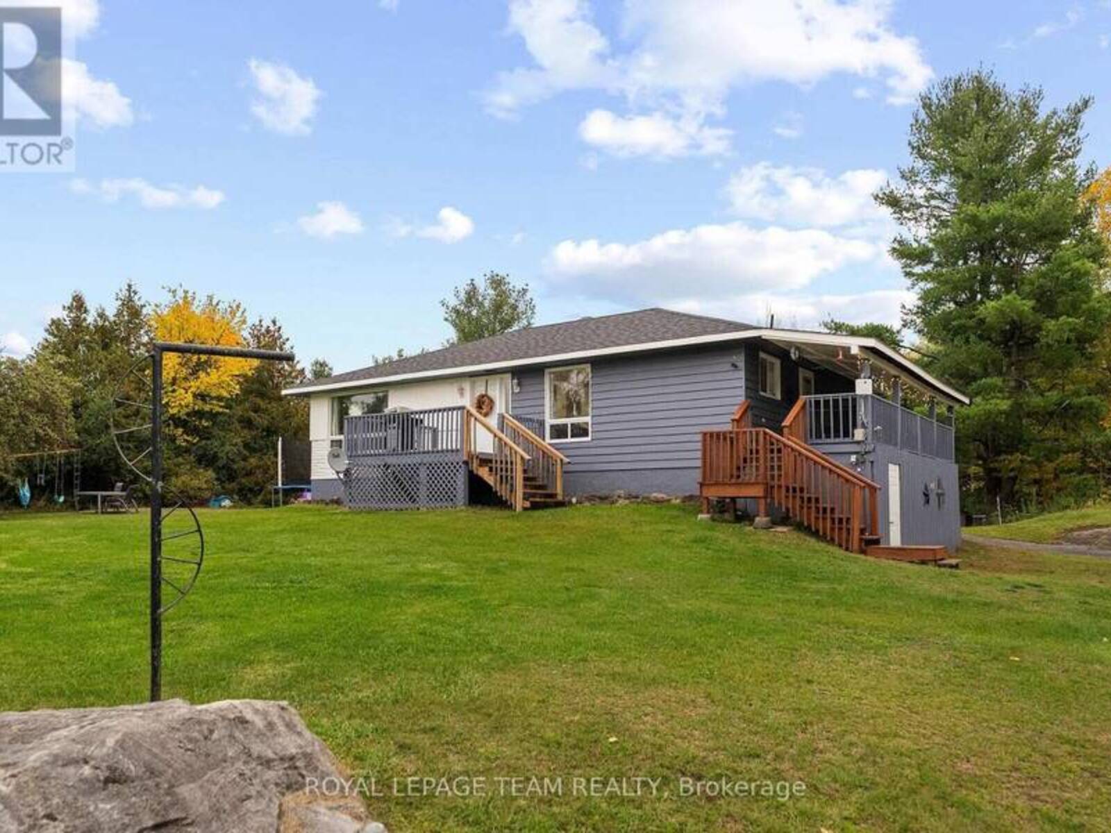 2380 JOHNSTON ROAD, Renfrew, Ontario K7V 3Z8