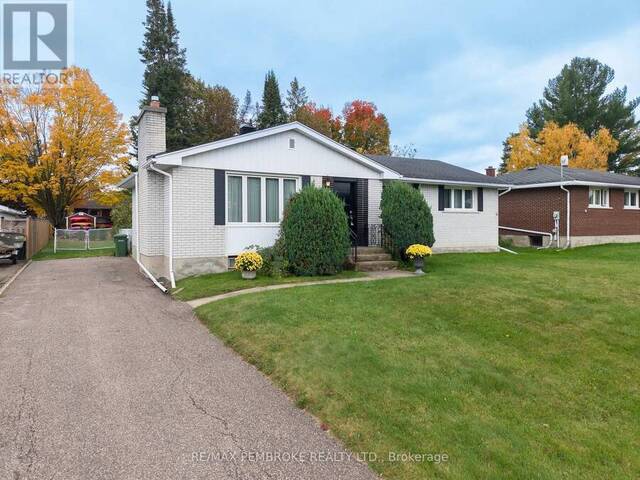504 WALLACE STREET Pembroke Ontario, K8A 2W3 - 3 Bedrooms Home For Sale