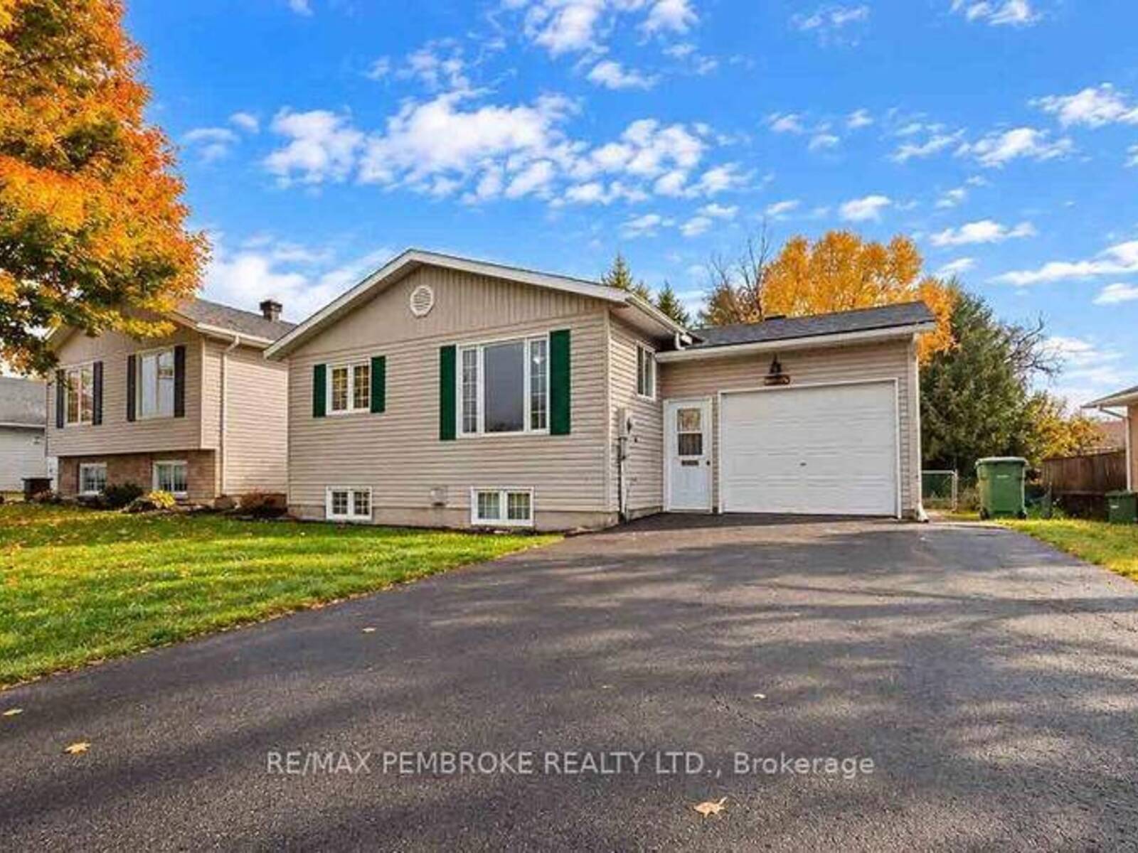 182 MARKET STREET, Pembroke, Ontario K8A 2H6
