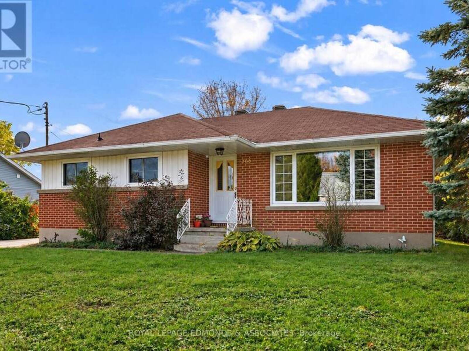 566 CATHERINE STREET S, Pembroke, Ontario K8A 1W3