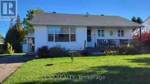 101 GRANT BOULEVARD | Renfrew Ontario | Slide Image One