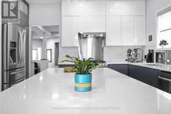 100 FAIRLOP WAY | Ottawa Ontario | Slide Image Nine