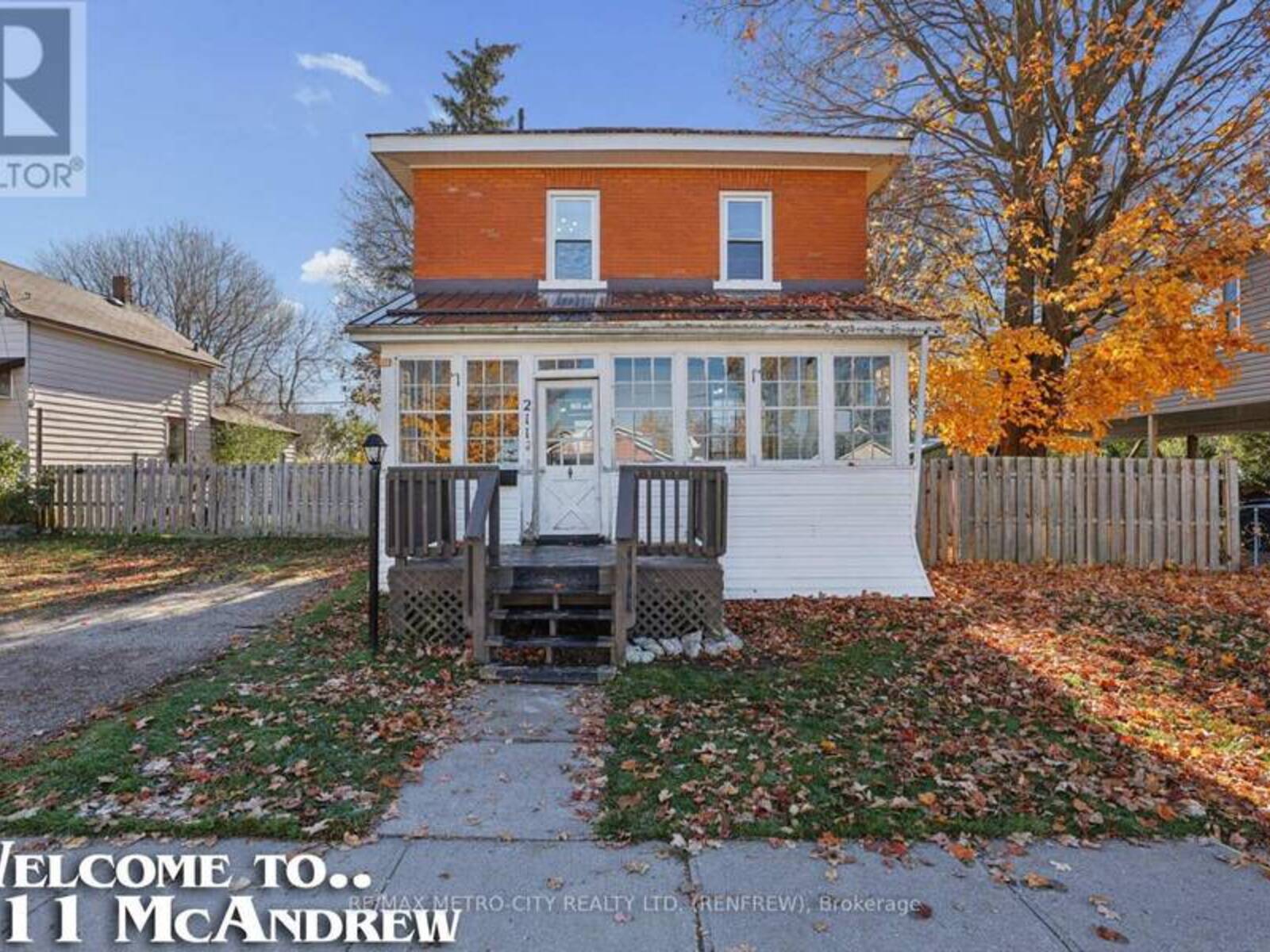 211 MCANDREW AVENUE, Renfrew, Ontario K7V 3X2