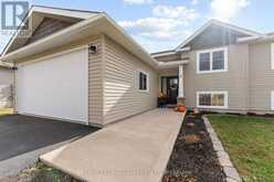 9 TERRANCE DRIVE | Petawawa Ontario | Slide Image Three