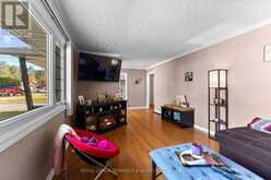 10 SUNSET CRESCENT | Petawawa Ontario | Slide Image Fifteen