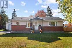 10 SUNSET CRESCENT | Petawawa Ontario | Slide Image Seven