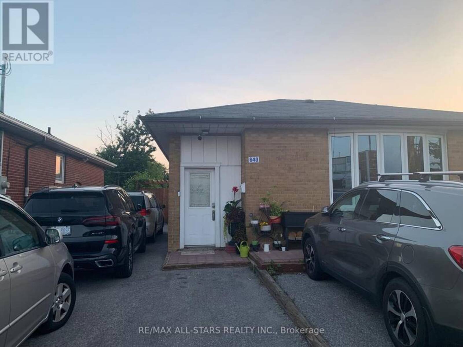 640 MCCOWAN ROAD, Toronto, Ontario M1J 1K3