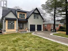 601 MAPLEHURST AVENUE Oakville Ontario, L6L 4Y8