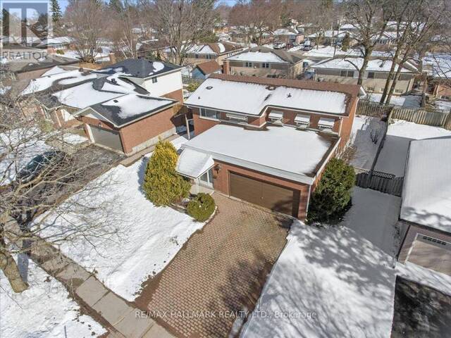 37 VARDEN AVE Barrie Ontario, L4M 4P2