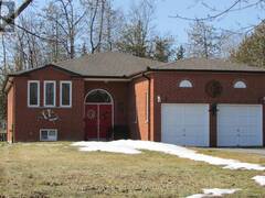 4 CAMPBELL AVE Oro-Medonte Ontario, L0L 1T0