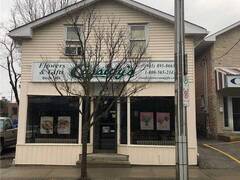 13 MAIN STREET S Newmarket Ontario, L3Y 3Y1