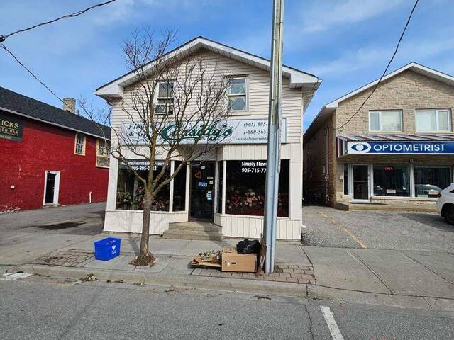 15 MAIN STREET S Newmarket Ontario, L3Y 3Y1