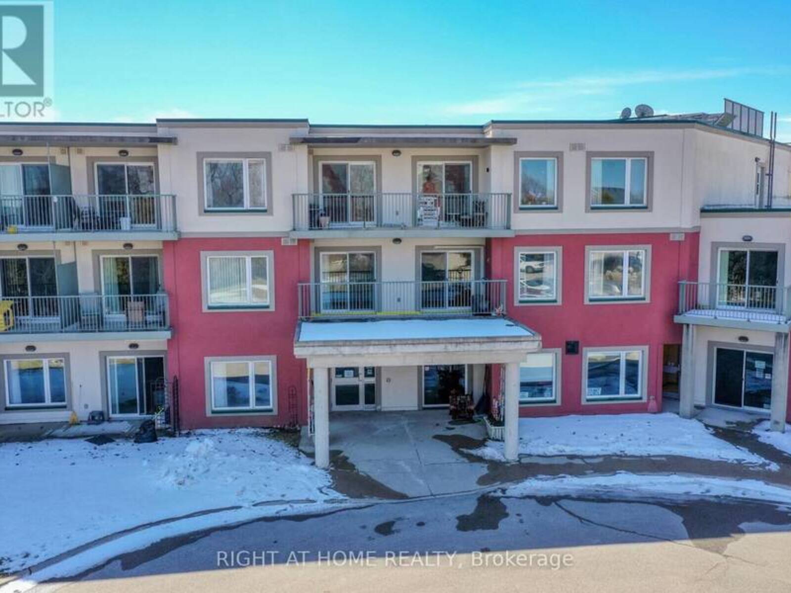 #208 -333 RUE LAFONTAINE RD W, Tiny, Ontario L9M 0H1