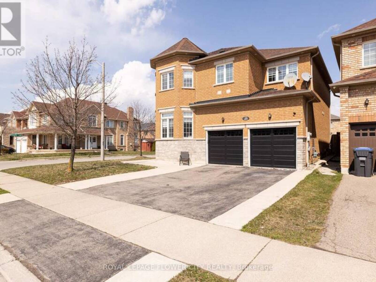 39 CHARGER LANE, Brampton, Ontario L7A 3C3