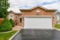 30 MARSELLUS DR | Barrie Ontario | Slide Image One