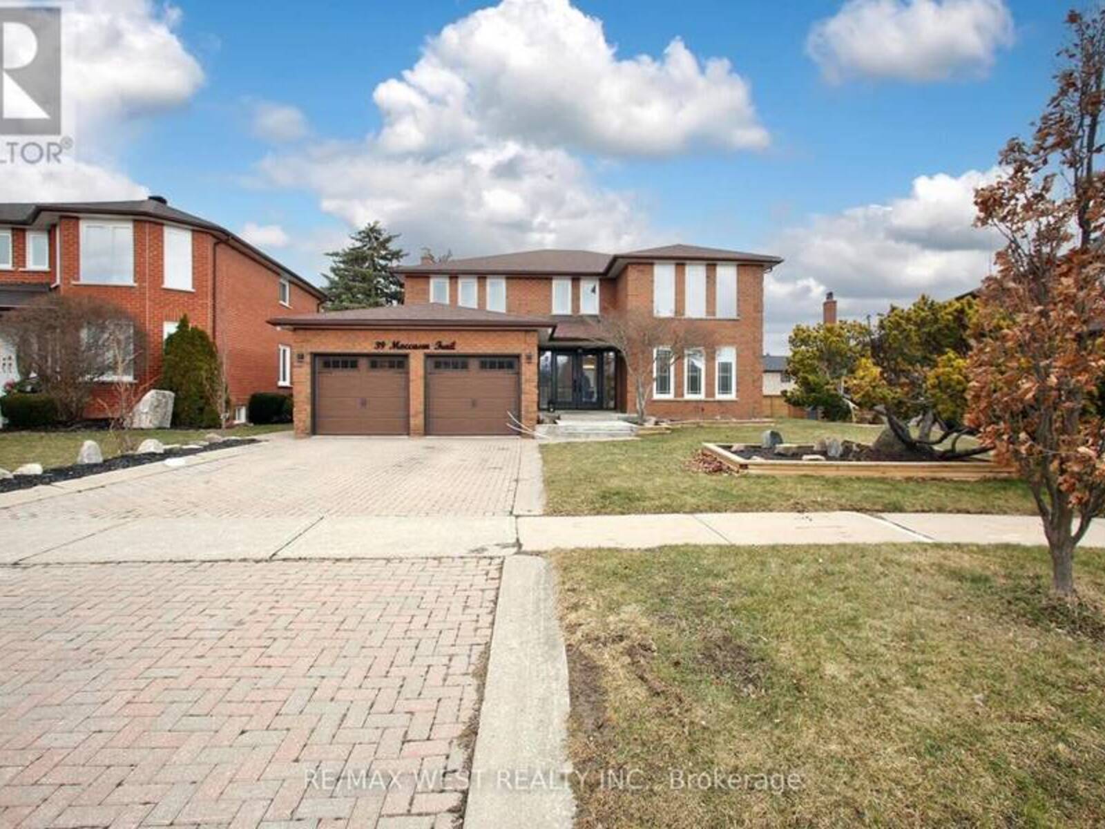 39 MOCCASIN TRAIL, Vaughan, Ontario L4L 7B6