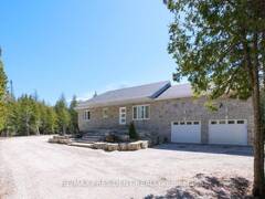 114 PIKE STREET Lion's Head Ontario, N0H 1W0