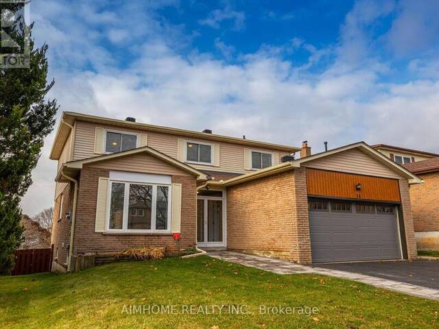 26 HAWKSTONE CRES Whitby Ontario, L1N 6R6