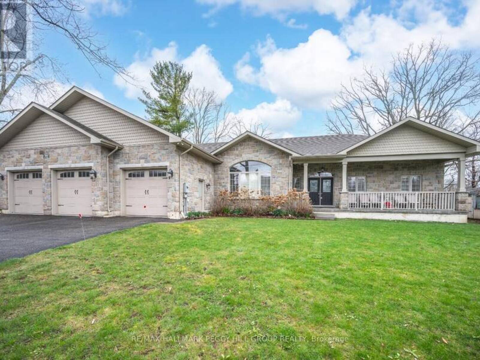 392 COX MILL RD, Barrie, Ontario L4N 7S8