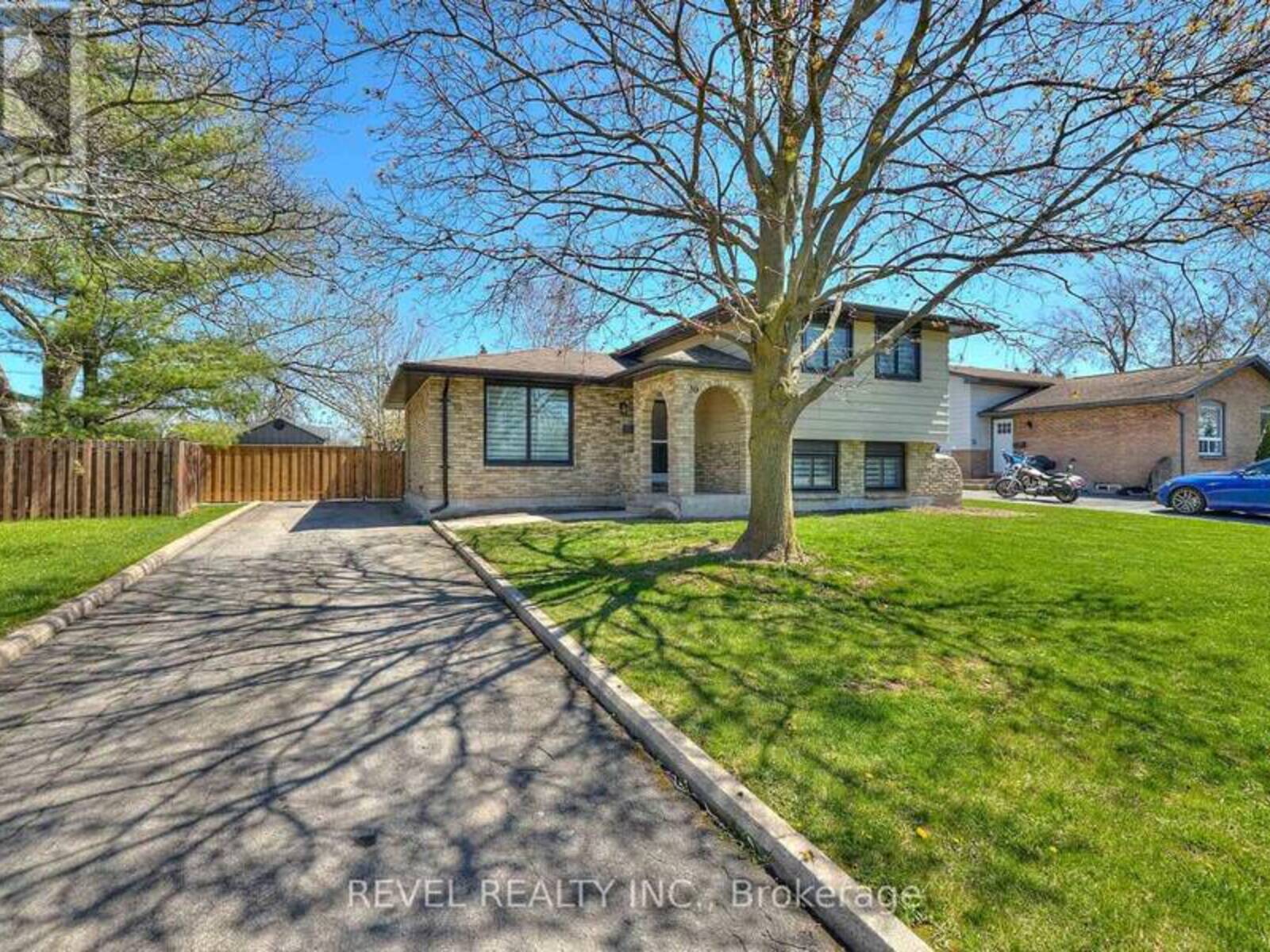 30 COLONIAL ST, Welland, Ontario L3C 5W5