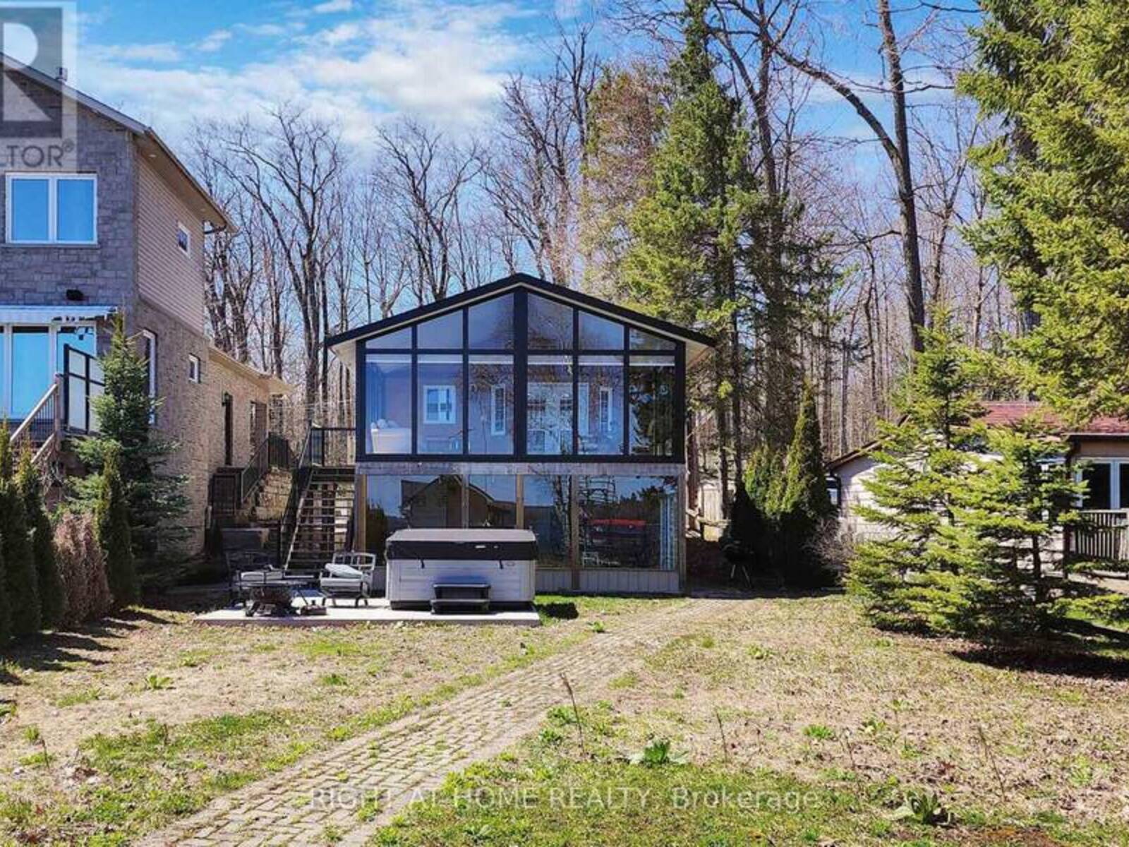 36 HILLS ROAD, Kawartha Lakes, Ontario K0M 1A0