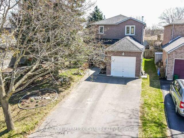26 WALLACE DR Barrie Ontario, L4N 7E2