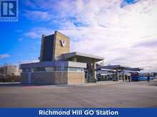 250 FARMSTEAD RD | Richmond Hill Ontario | Slide Image Four
