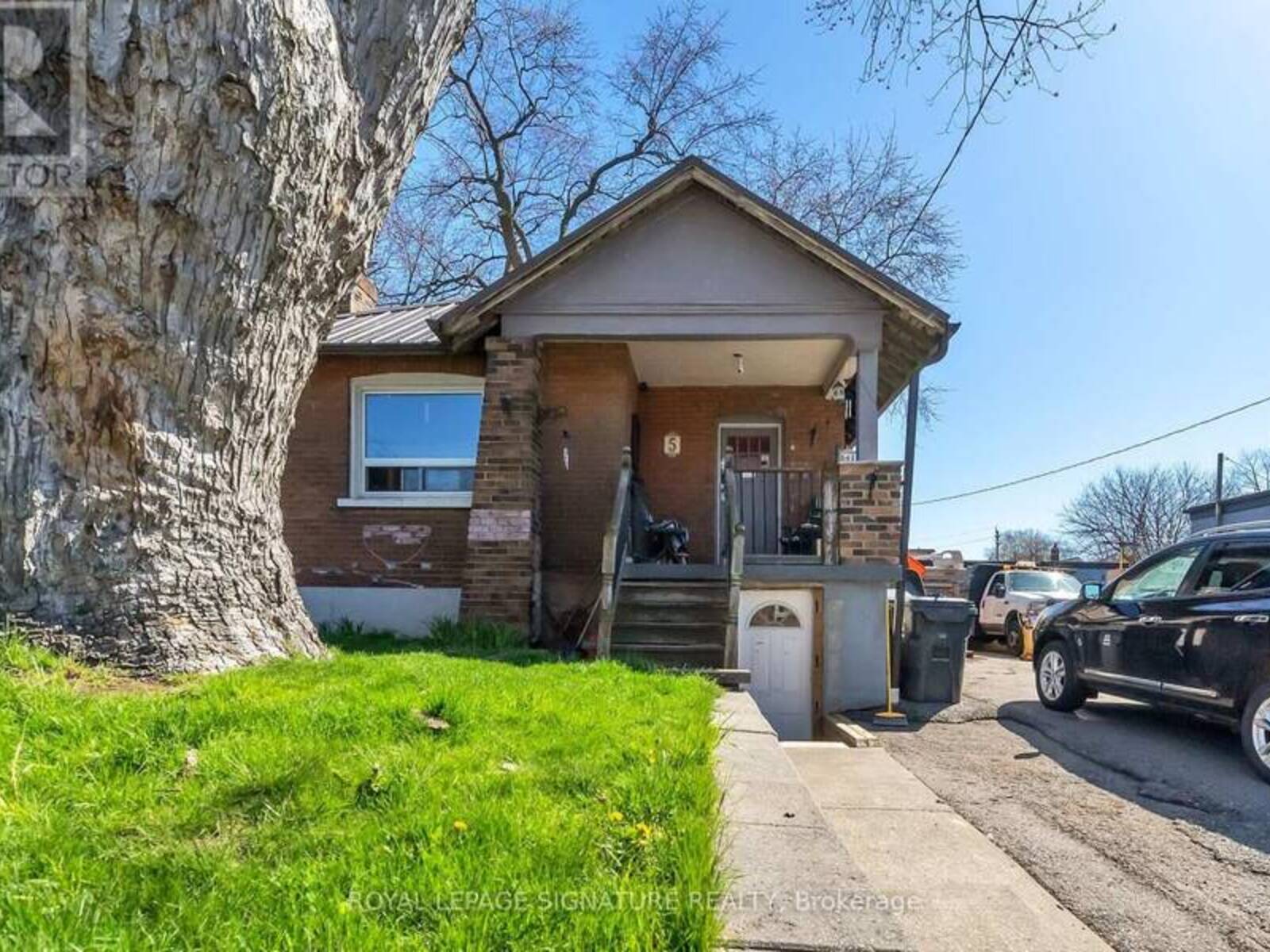 5 (1,3 & 5) ELWARD BOULEVARD, Toronto, Ontario M1L 3L1