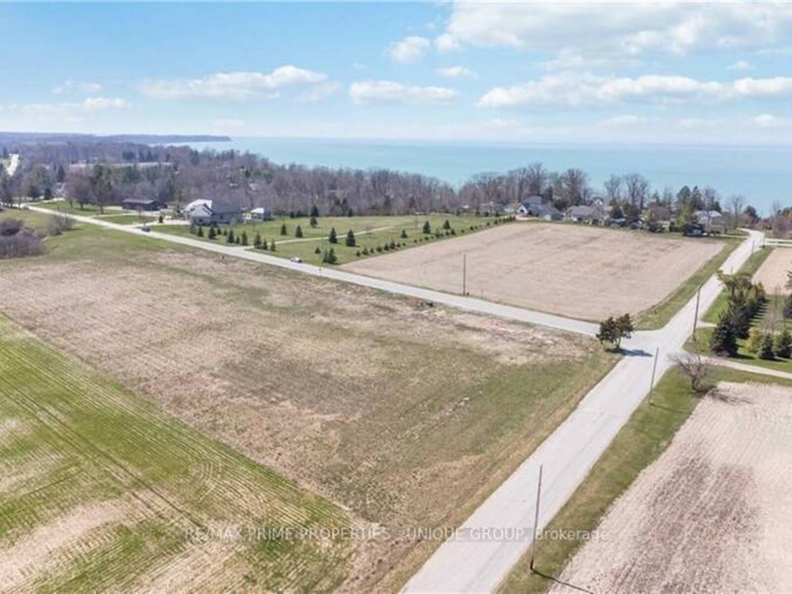 8164 HILLSBORO ROAD, Plympton-Wyoming, Ontario N0N 1J6