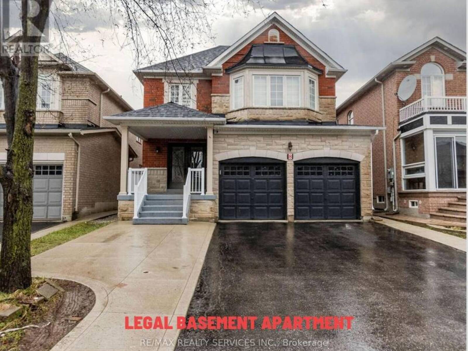 8 RIVER HEIGHTS DRIVE, Brampton, Ontario L6P 2M9