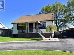 647 LIMERIDGE ROAD E Hamilton Ontario, L8W 1A2