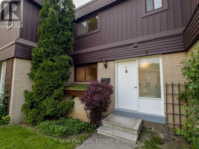 11 - 3150 QUEEN FREDERICA DRIVE Mississauga Ontario, L4Y 3A8