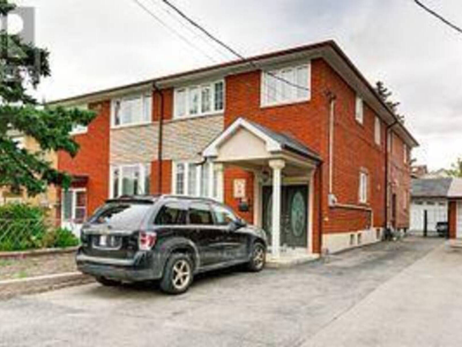 109 CAYUGA AVENUE, Toronto, Ontario M6N 2G4