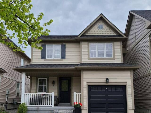 5 DONLEVY CRESCENT Whitby Ontario, L1R 0C1
