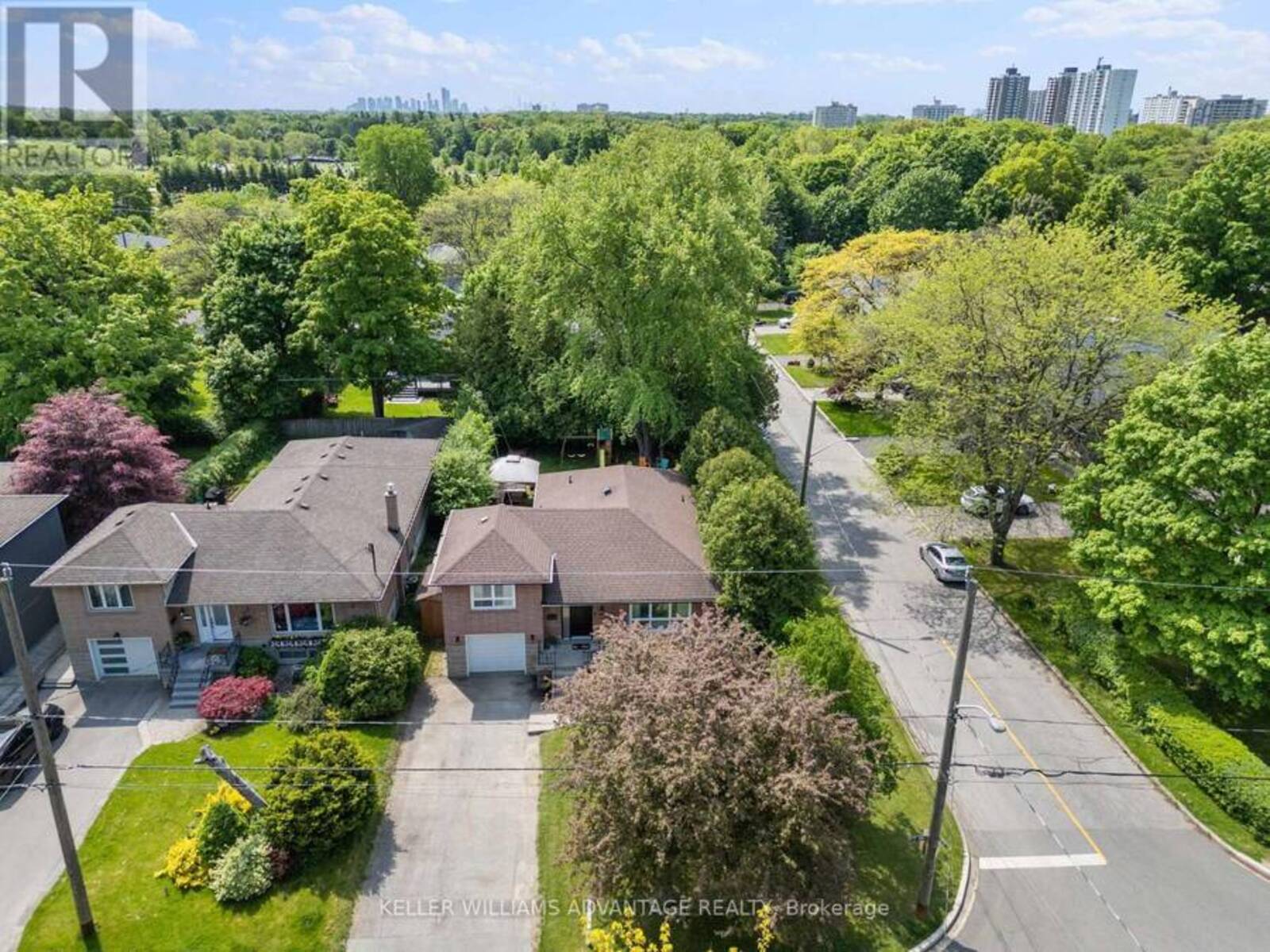 297 BETTY ANN DRIVE, Toronto , Ontario M2R 1A9