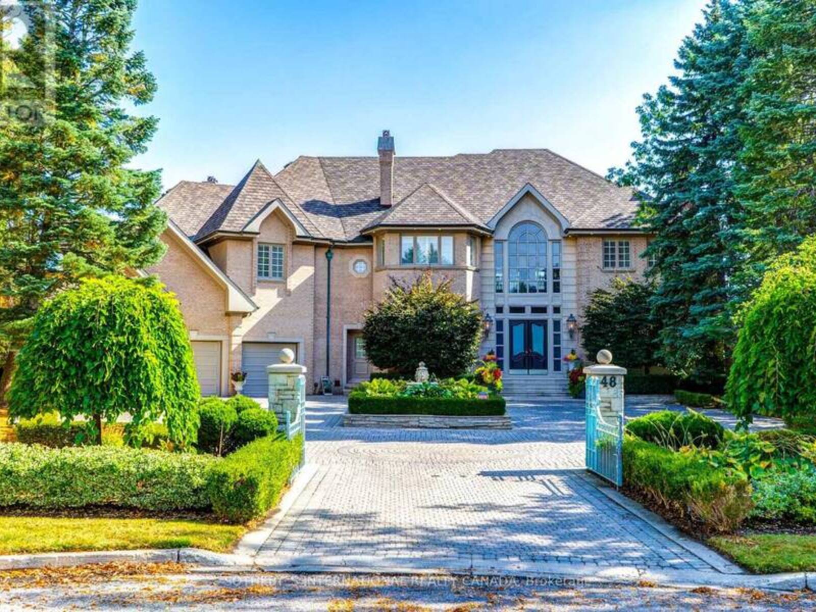 48 OLD PARK LANE, Richmond Hill, Ontario L4B 2L3