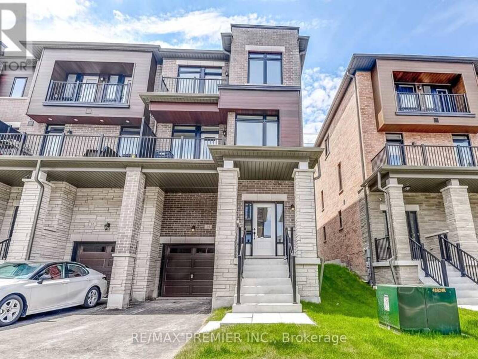 14 CUNLIFFE LANE, Ajax, Ontario L1S 0H4