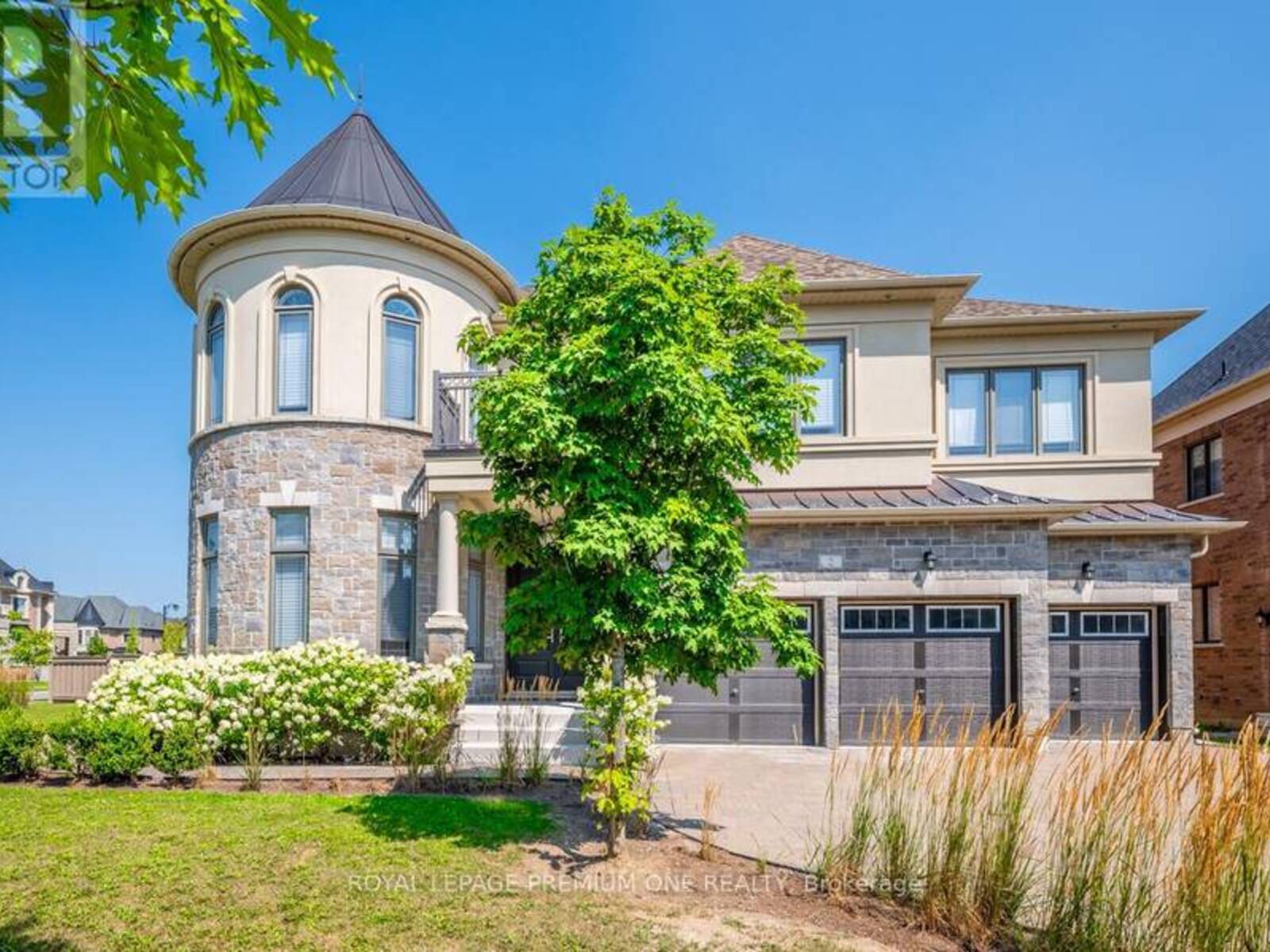 2 APPLEYARD AVENUE, Vaughan, Ontario L4H 4A4