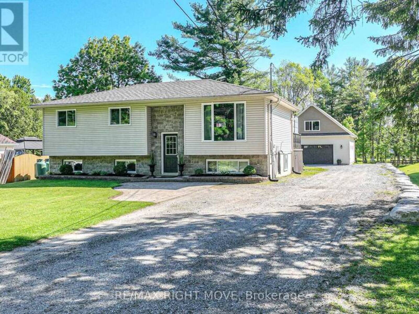 3015 SPARROW LAKE ROAD S, Severn, Ontario L0K 2B0