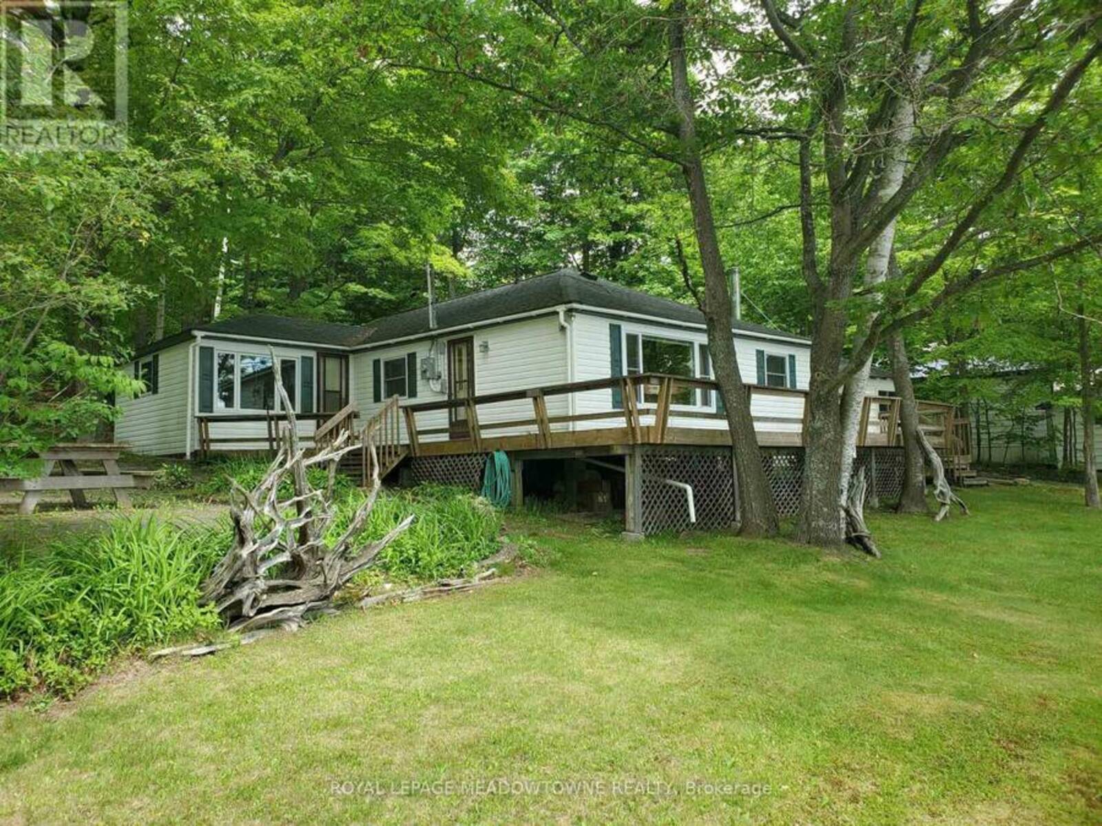 33 PIGEON BAY ROAD, Parry Sound, Ontario P0H 1Y0