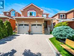 112 RAVENSCLIFFE COURT Brampton Ontario, L6X 4P2