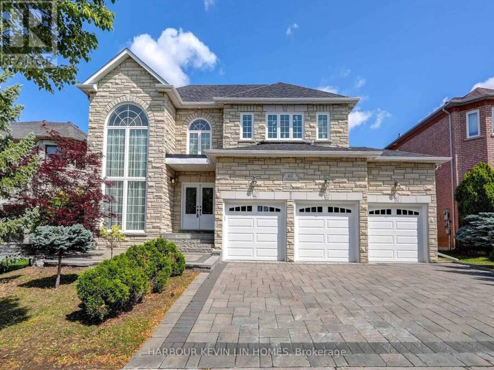 45 HENRICKS CRESCENT, Richmond Hill, Ontario L4B 3W4