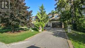 1286 CAMBRIDGE DRIVE W | Oakville Ontario | Slide Image Three