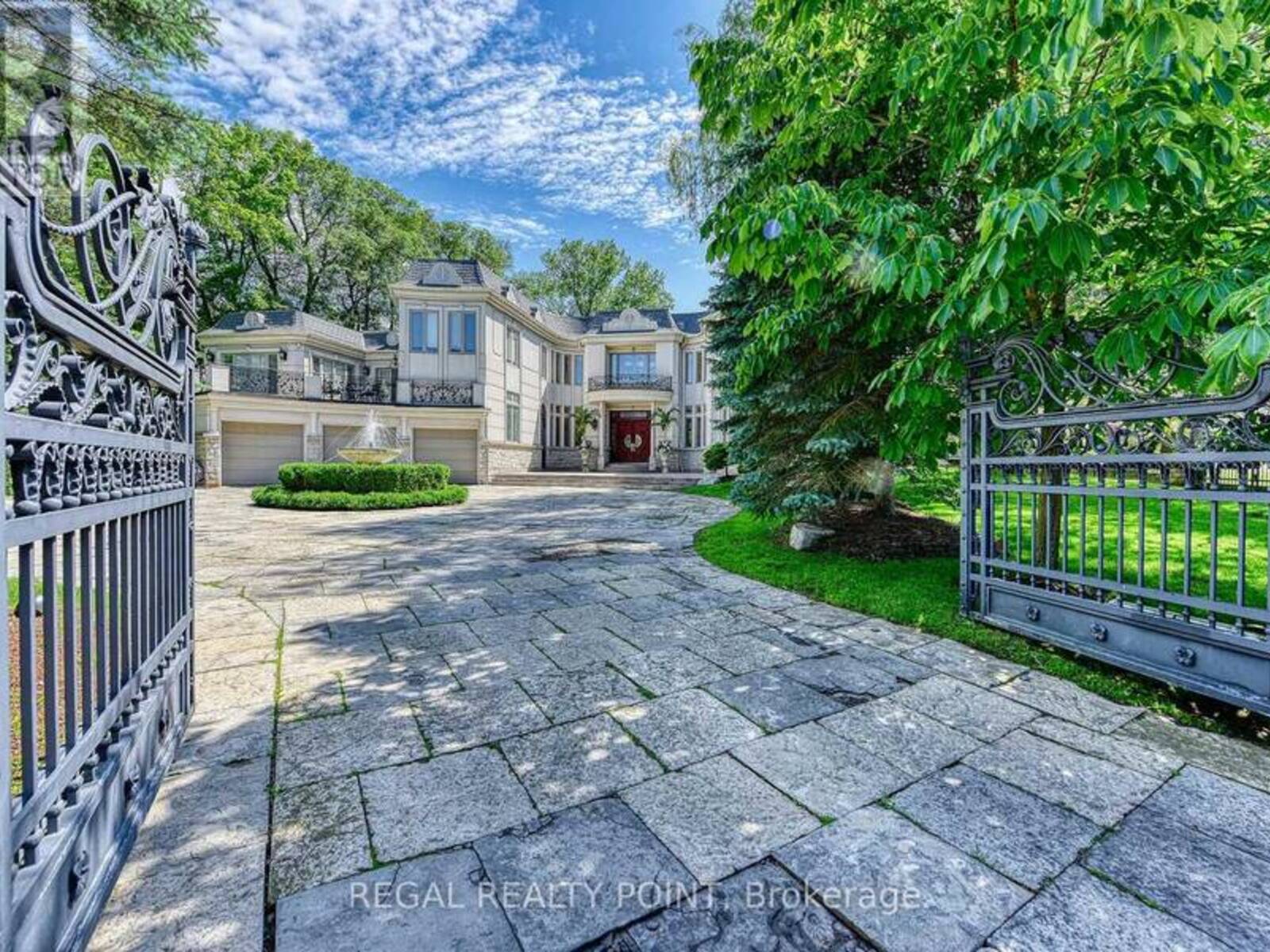 33 RIVERSIDE BOULEVARD, Vaughan, Ontario L4J 1H3