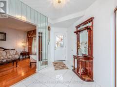 30 HOUNDTRAIL DRIVE Toronto Ontario, M1C 4C4