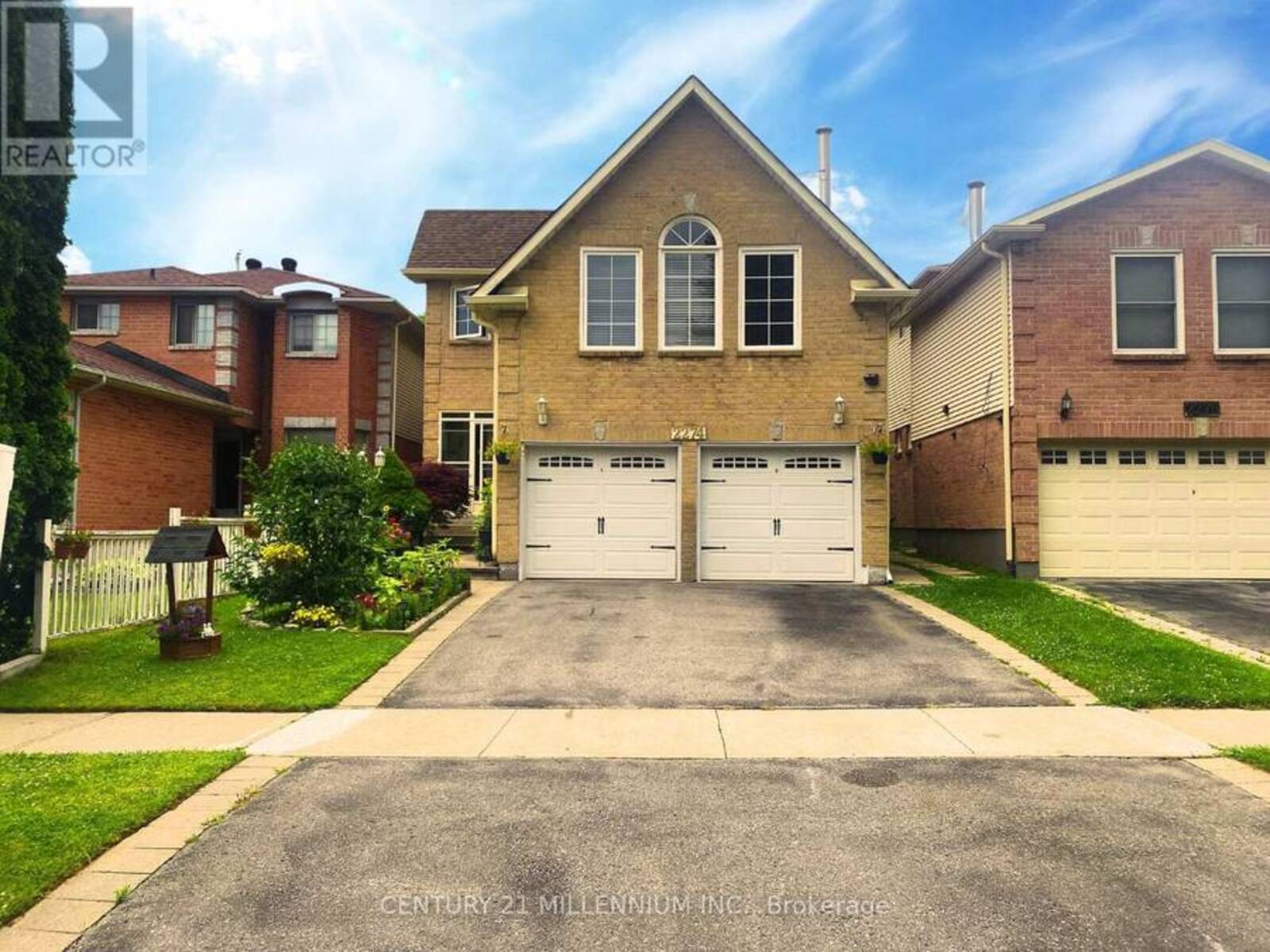 2274 CHAPMAN COURT, Pickering, Ontario L1X 2E8