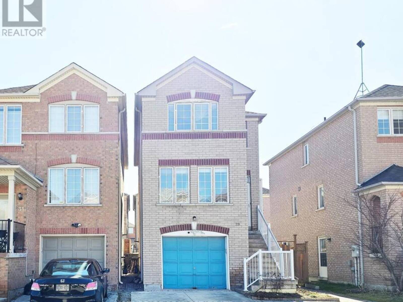 29 CENTREPARK DRIVE, Toronto, Ontario M6M 5K3