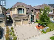 584 PINERY TRAIL | Waterloo Ontario | Slide Image Two